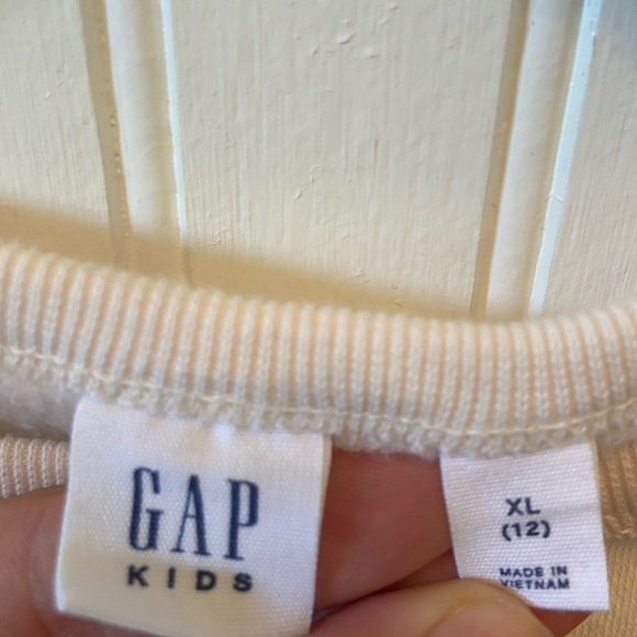 GAP SWEATSHIRT - Picture 3 of 3